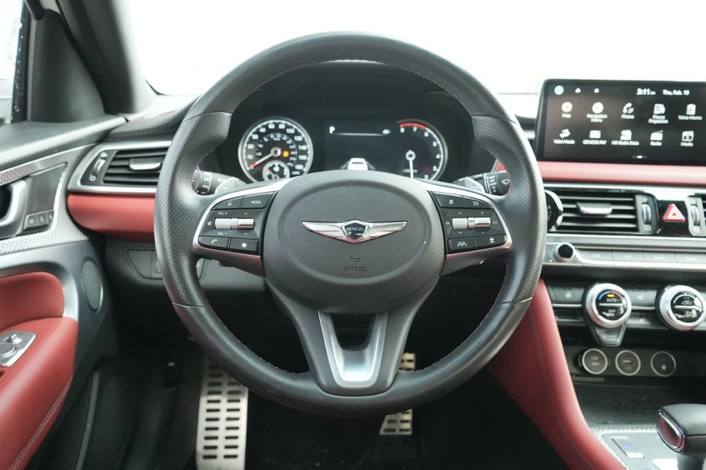 2023 GENESIS G70 - Image 16