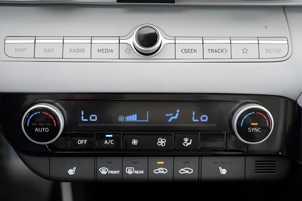 2026 Hyundai Elantra Limited - Photo 34
