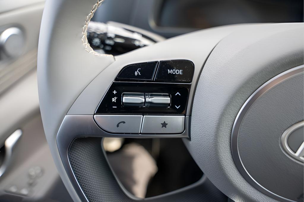 2025 Hyundai Elantra SEL - Photo 23