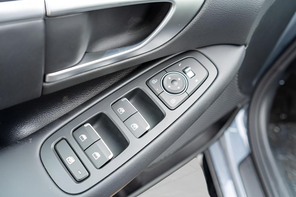 2026 Hyundai Sonata SEL - Photo 18