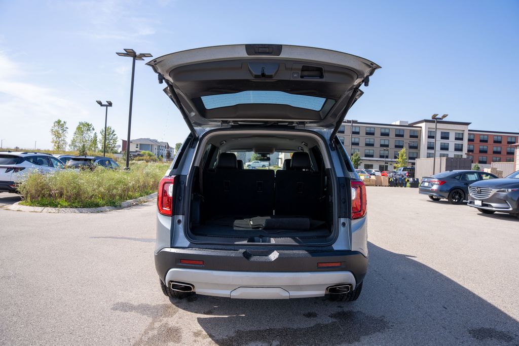 2023 GMC ACADIA - Image 10