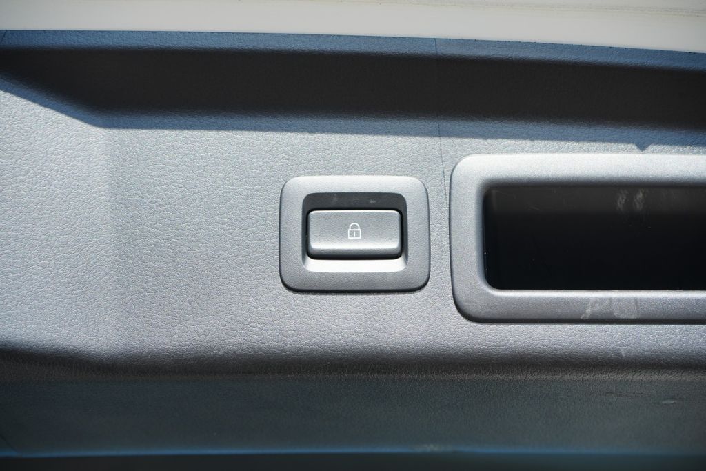 2023 MAZDA CX-30 - Image 12