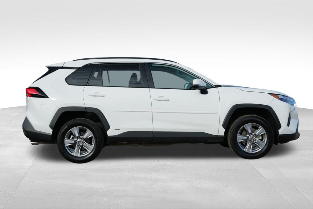 2024 TOYOTA RAV4 - Image 8