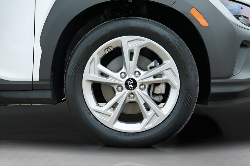 2023 Hyundai Kona SEL - Photo 9
