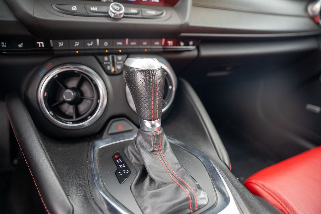 2022 CHEVROLET CAMARO - Image 19