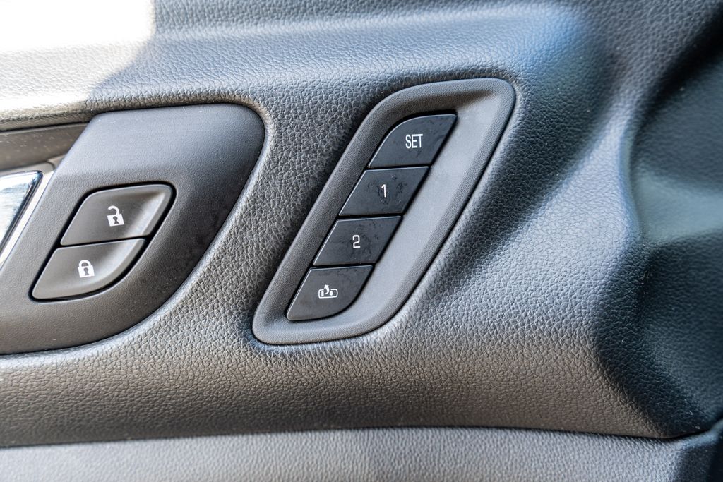 2017 GMC ACADIA - Image 31