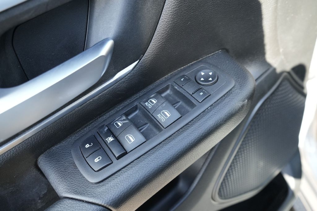 2023 RAM 1500 - Image 21