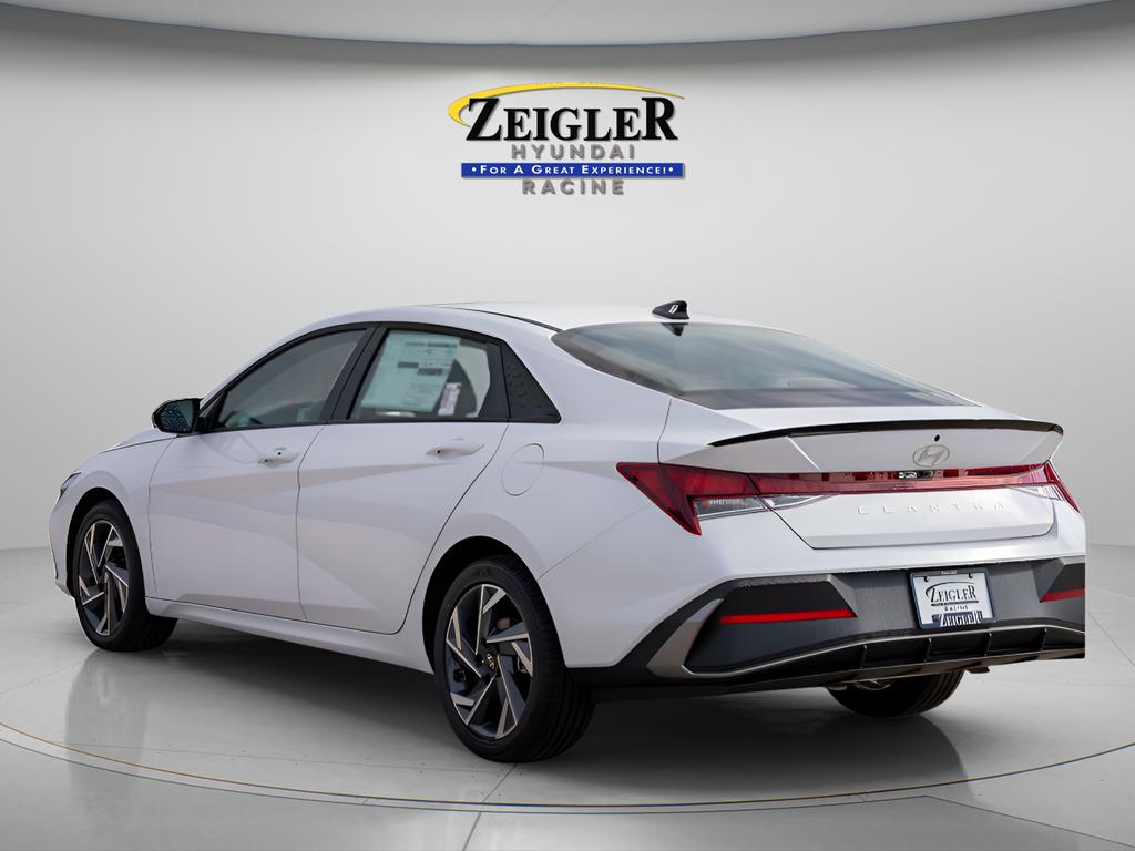 2025 Hyundai Elantra SEL - Photo 6