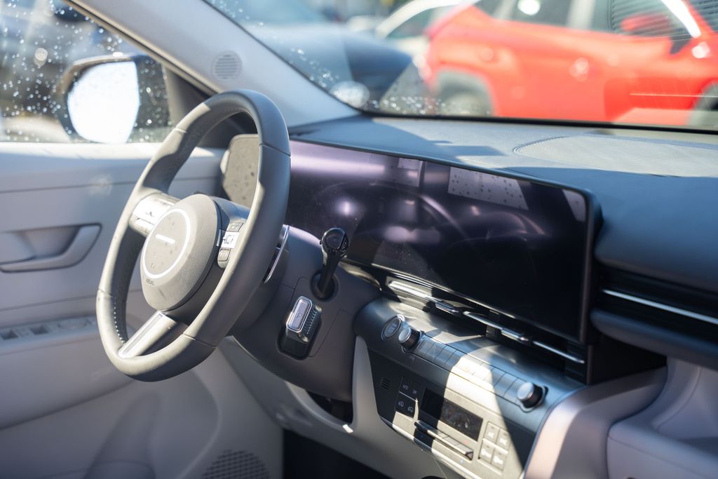 2025 HYUNDAI KONA - Image 11