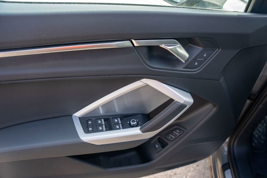 2024 AUDI Q3 - Image 18