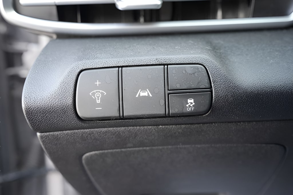 2021 Hyundai Elantra SEL - Photo 23