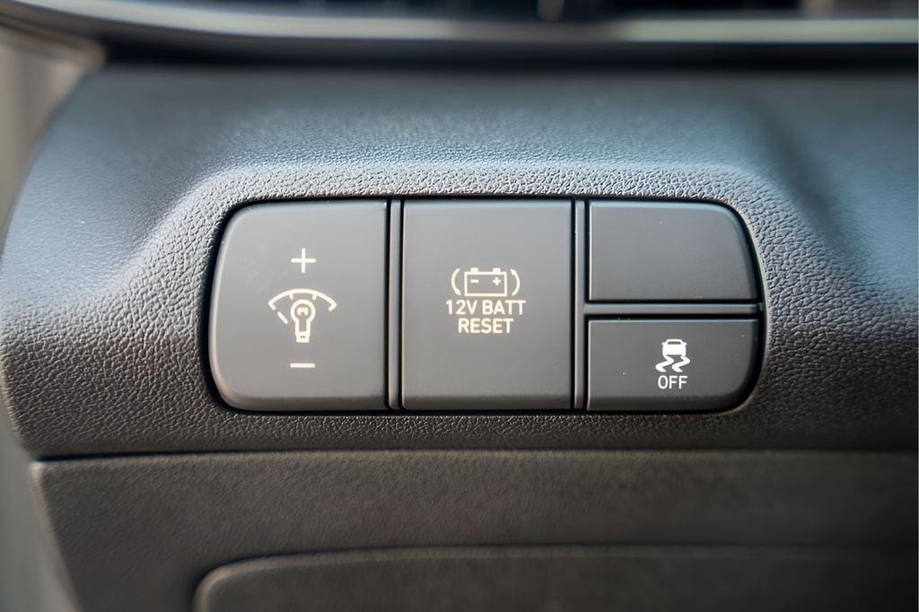 2025 Hyundai Elantra Blue - Photo 23