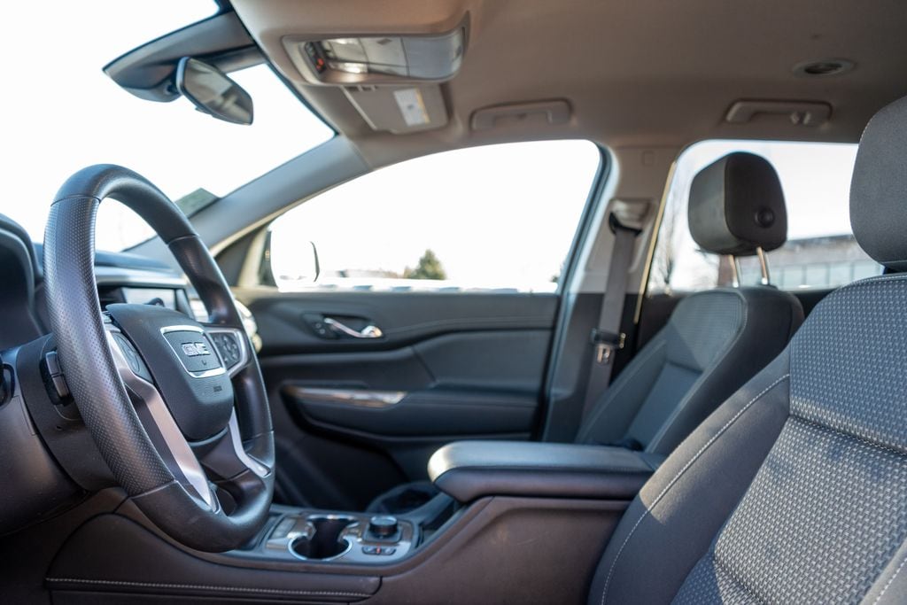 2023 GMC ACADIA - Image 26