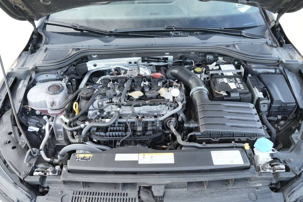 2024 VOLKSWAGEN GOLF GTI - Image 22