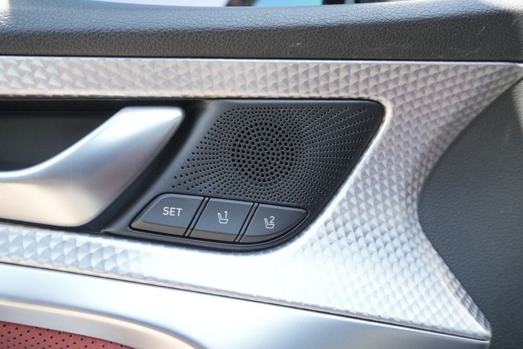 2023 GENESIS G70 - Image 24