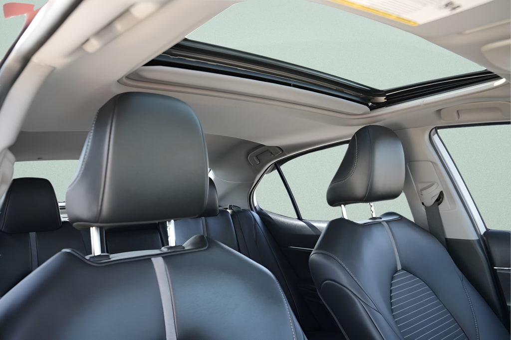 2023 Toyota Camry SE - Photo 14