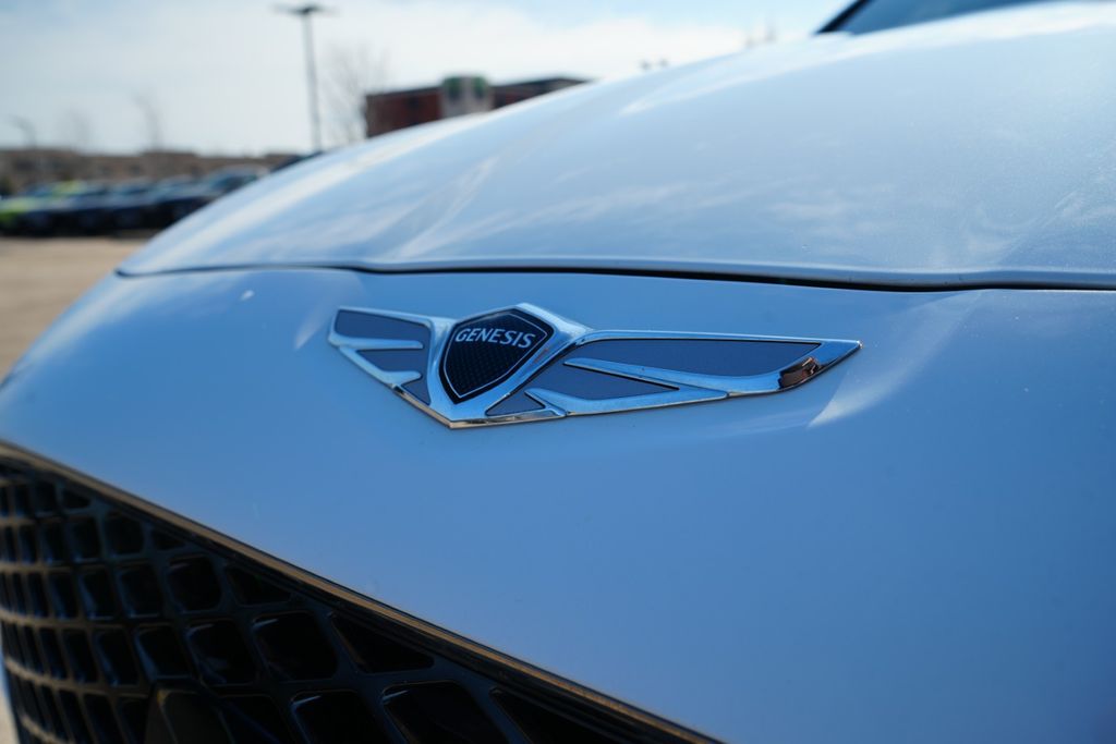 2023 GENESIS G70 - Image 22