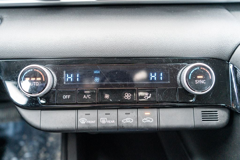 2025 HYUNDAI ELANTRA - Image 32