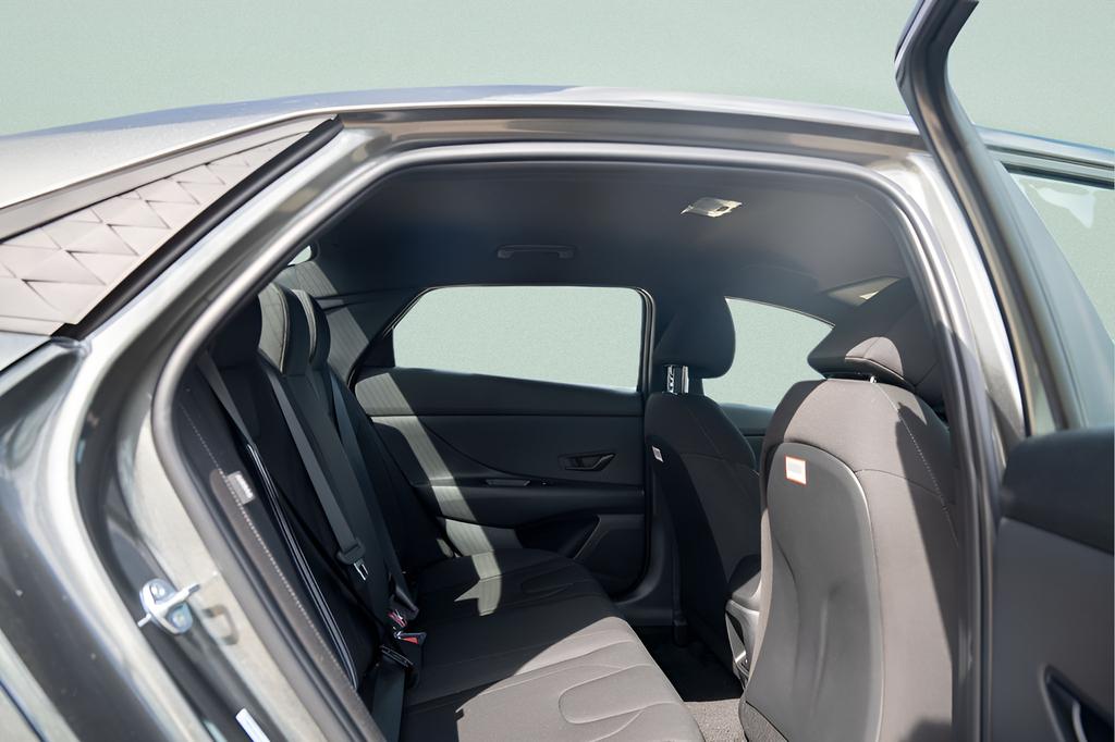 2025 Hyundai Elantra Blue - Photo 15