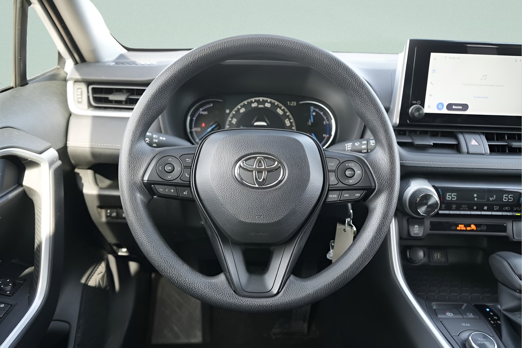 2025 Toyota RAV4 LE - Photo 16