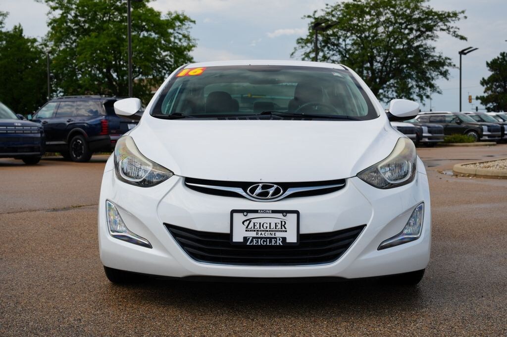 Used 2016 Hyundai Elantra SE Sedan