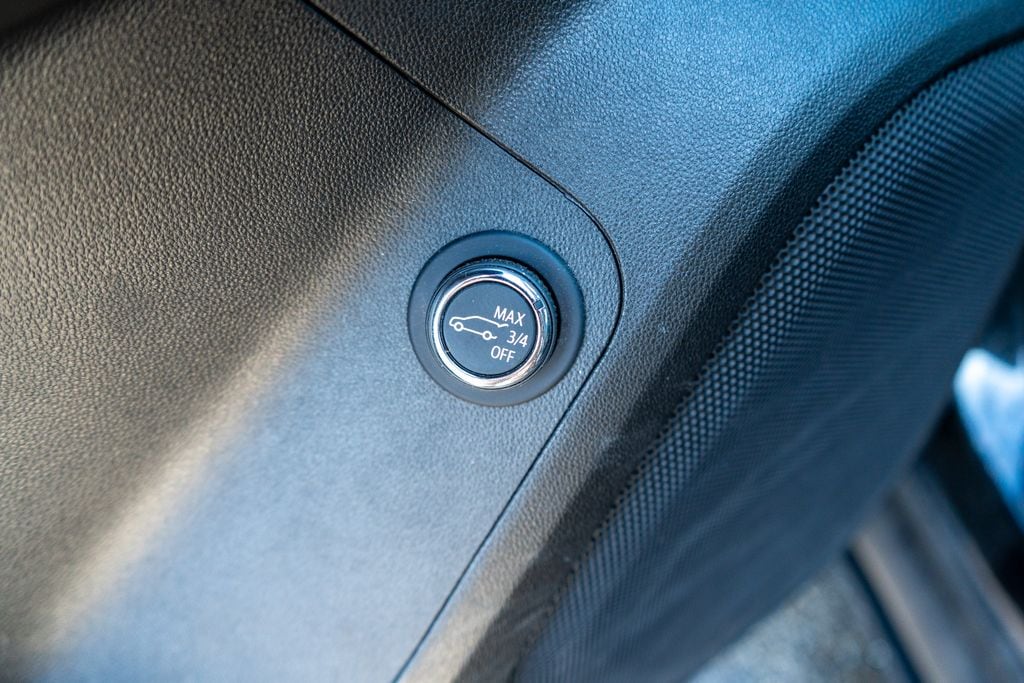 2023 GMC ACADIA - Image 23