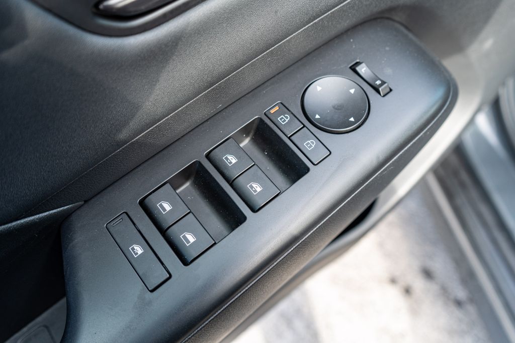 2024 HYUNDAI KONA - Image 21