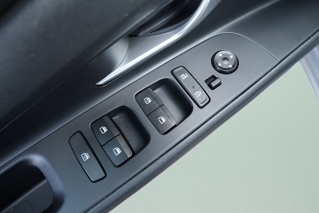 2021 Hyundai Elantra SEL - Photo 19