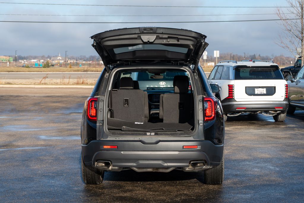 2023 GMC ACADIA - Image 10