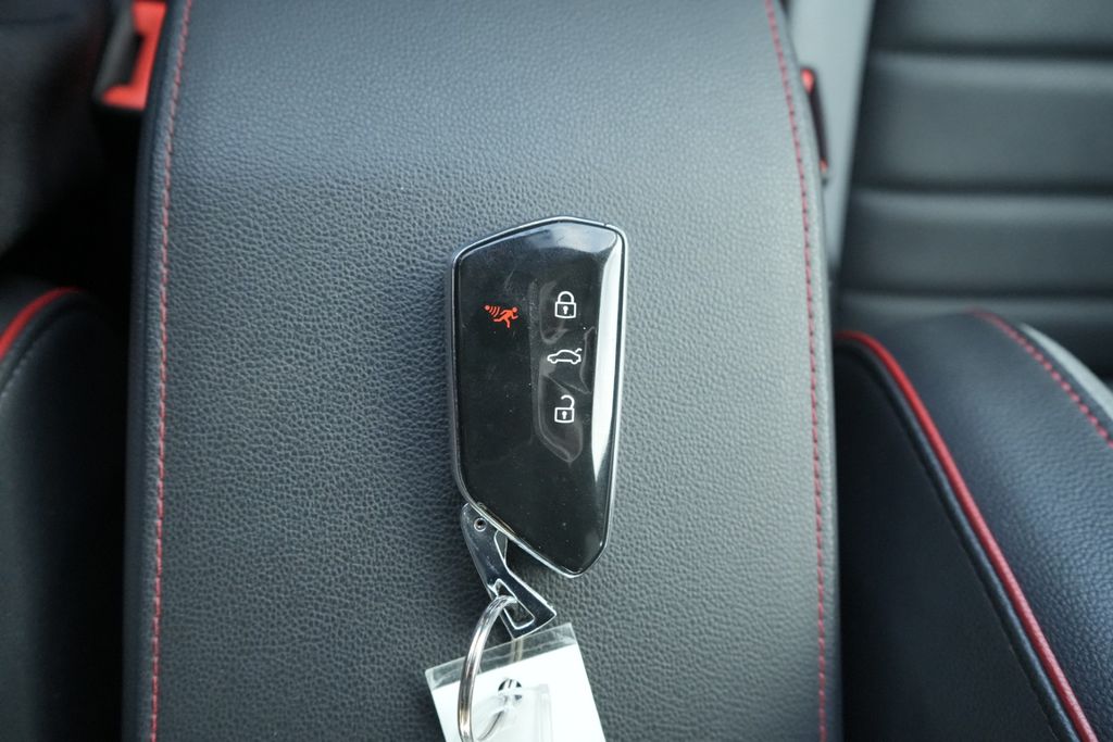 2024 VOLKSWAGEN GOLF GTI - Image 41