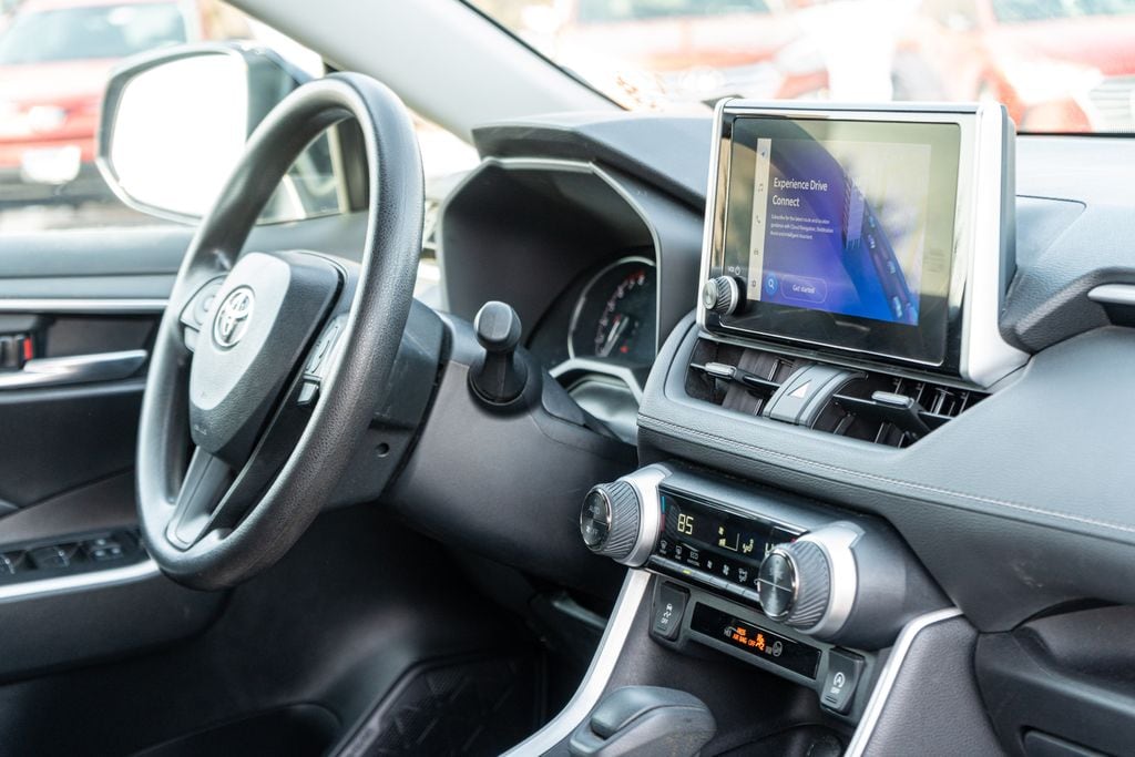 2023 TOYOTA RAV4 - Image 11