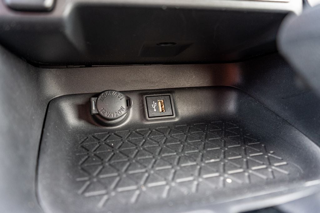 2024 TOYOTA RAV4 - Image 31