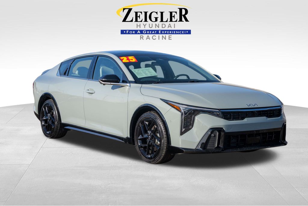 2025 KIA K4 - Image 1
