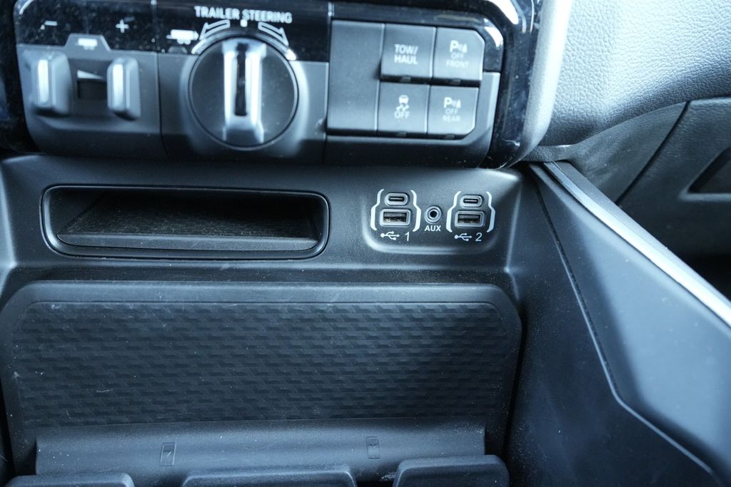 2023 RAM 1500 - Image 32
