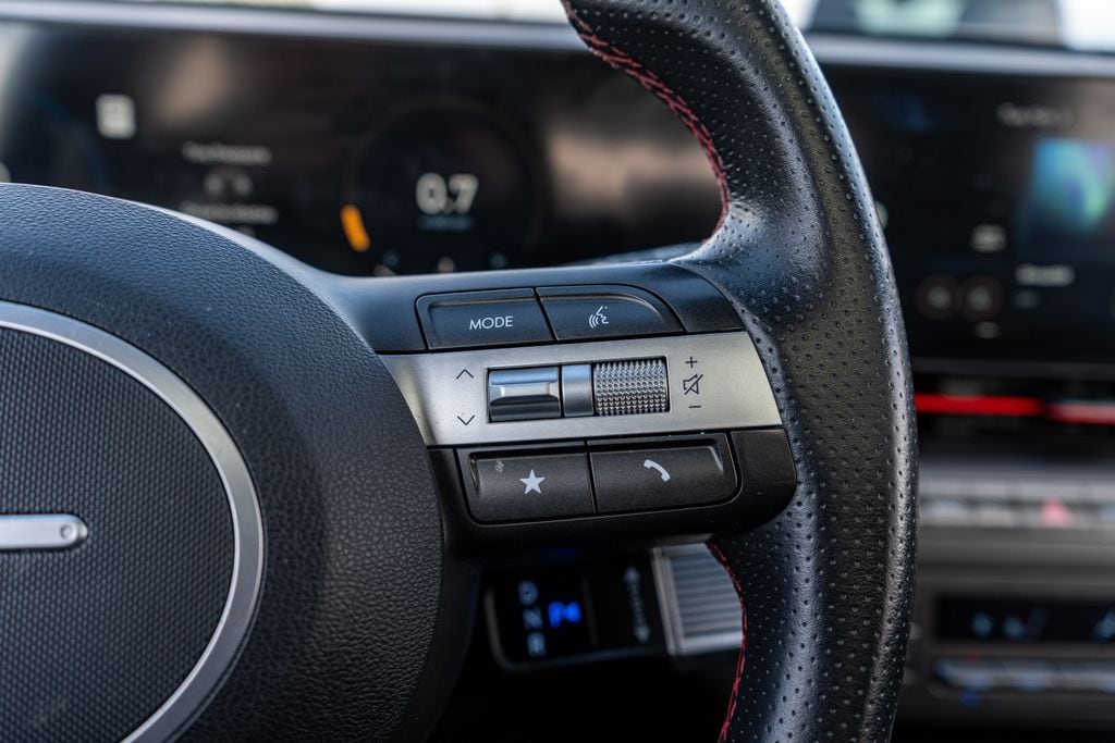 2024 HYUNDAI KONA - Image 28