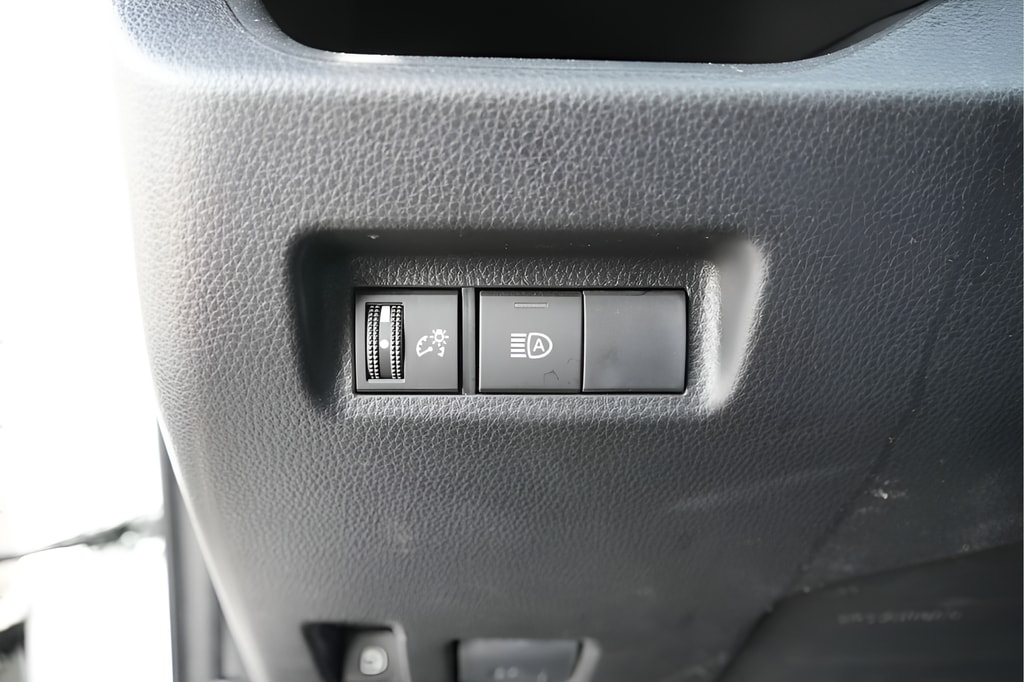 2025 Toyota RAV4 LE - Photo 24