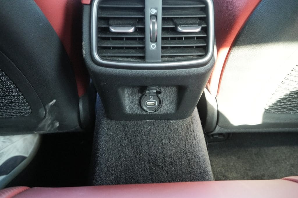 2023 GENESIS G70 - Image 18