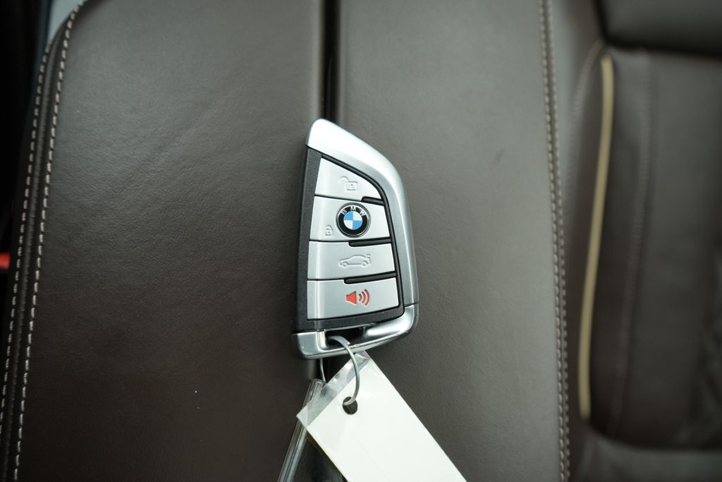 2021 BMW 530E - Image 48