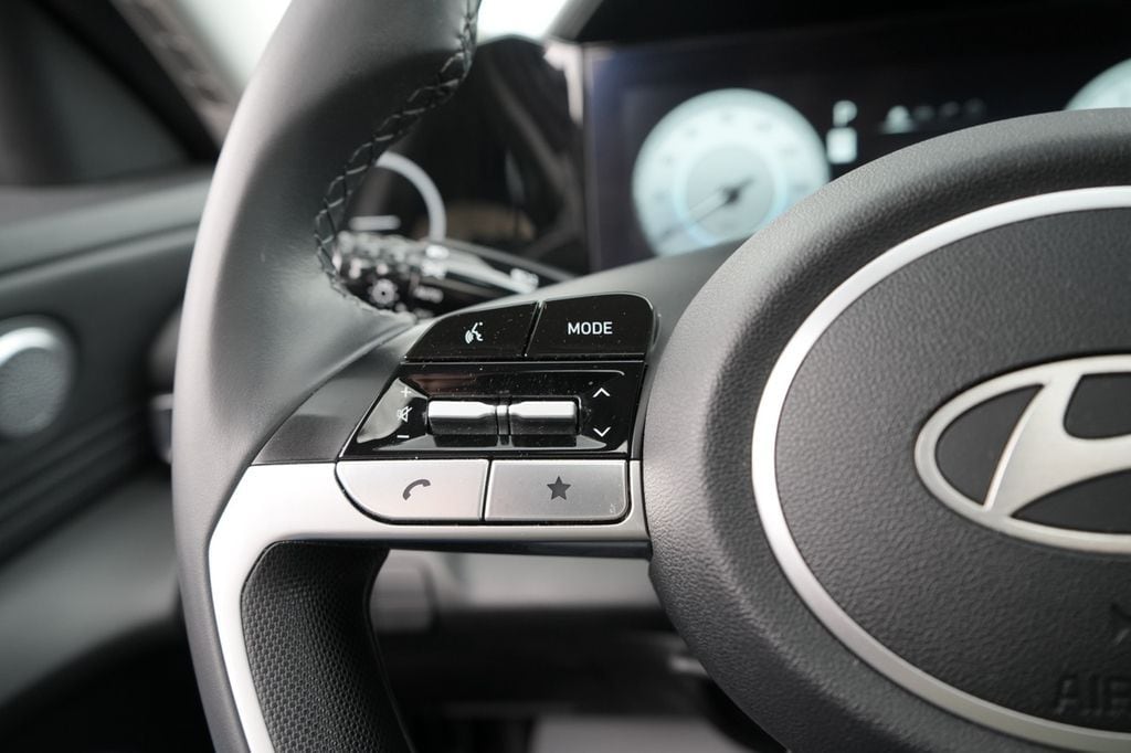 2024 Hyundai Elantra SEL - Photo 25