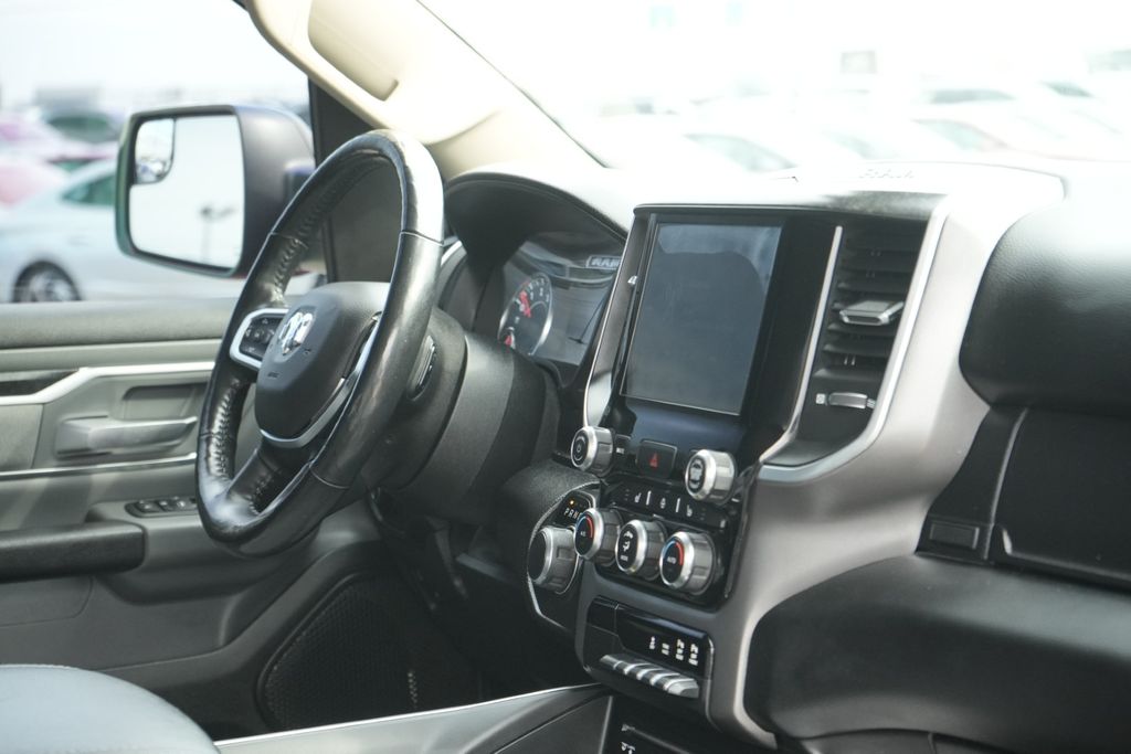 2019 RAM 1500 - Image 12