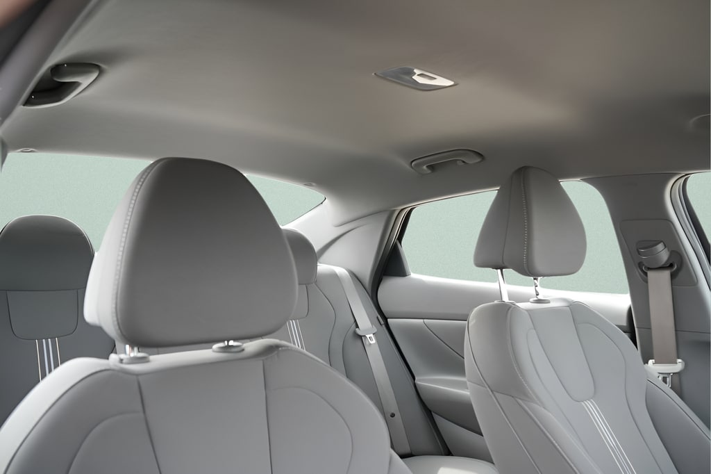 2025 Hyundai Elantra Blue - Photo 14