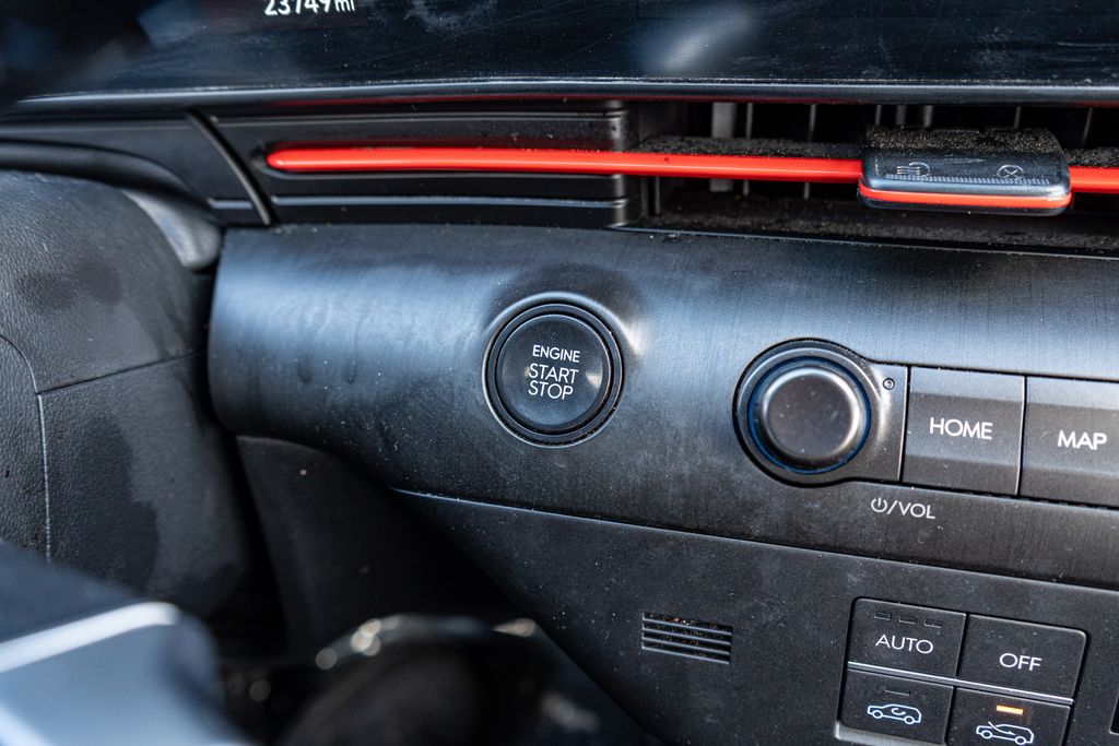 2024 HYUNDAI KONA - Image 30