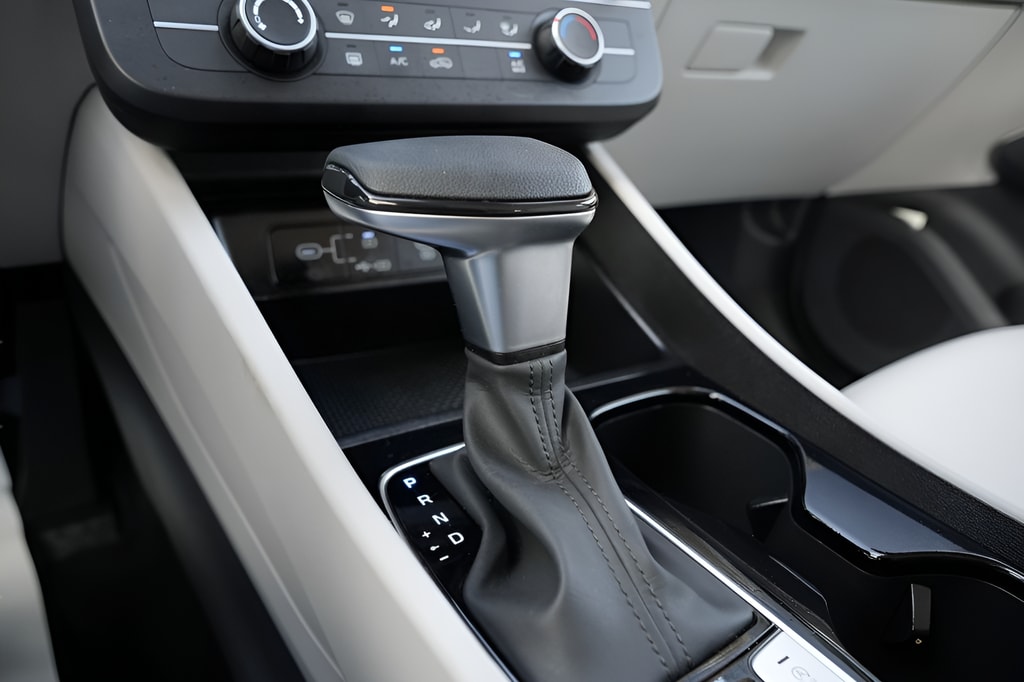 2025 Hyundai Tucson SE - Photo 29