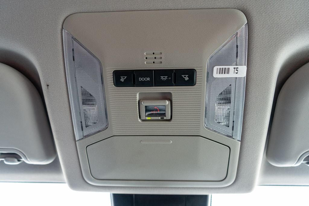 2024 TOYOTA RAV4 - Image 18