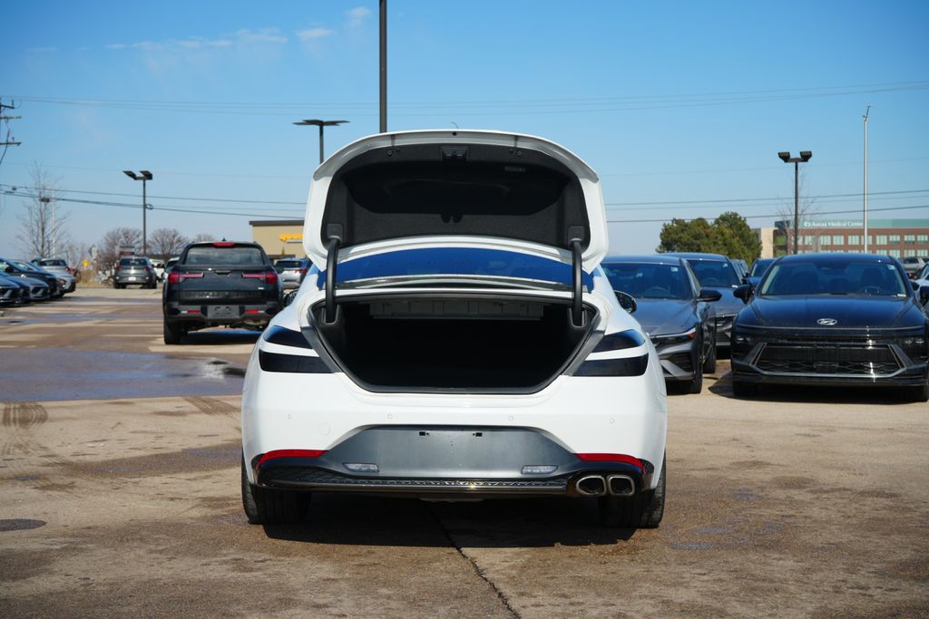 2023 GENESIS G70 - Image 10