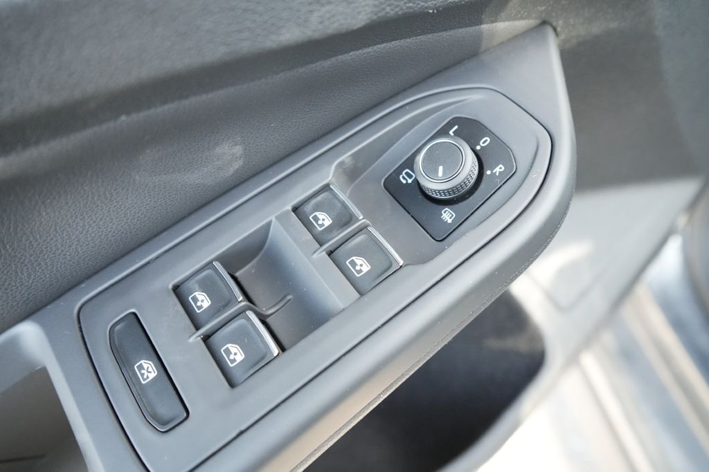 2024 VOLKSWAGEN GOLF GTI - Image 23