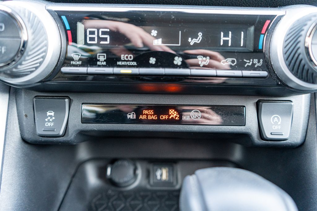 2023 TOYOTA RAV4 - Image 31