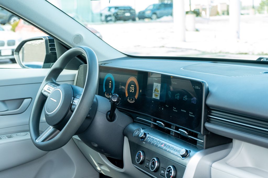 2025 HYUNDAI KONA - Image 11