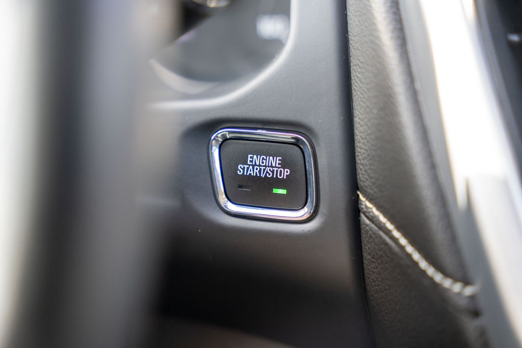 2023 GMC ACADIA - Image 25