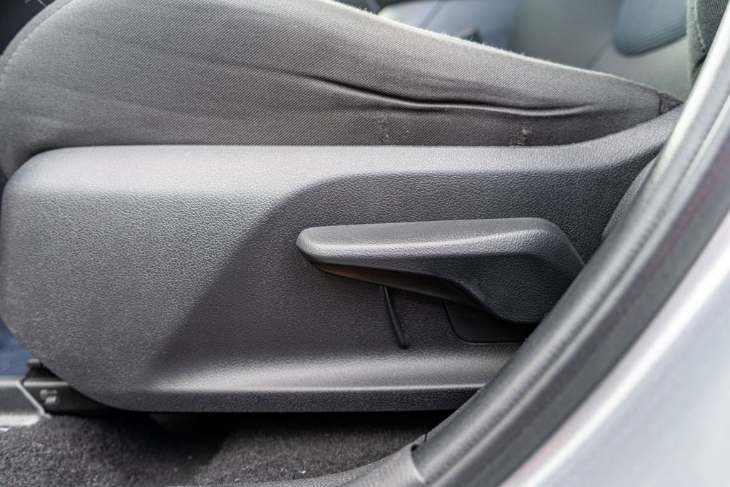 2024 TOYOTA RAV4 - Image 21